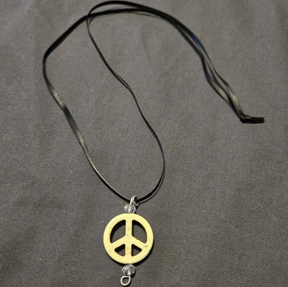 Off-white Peace Sign Pendant Necklace